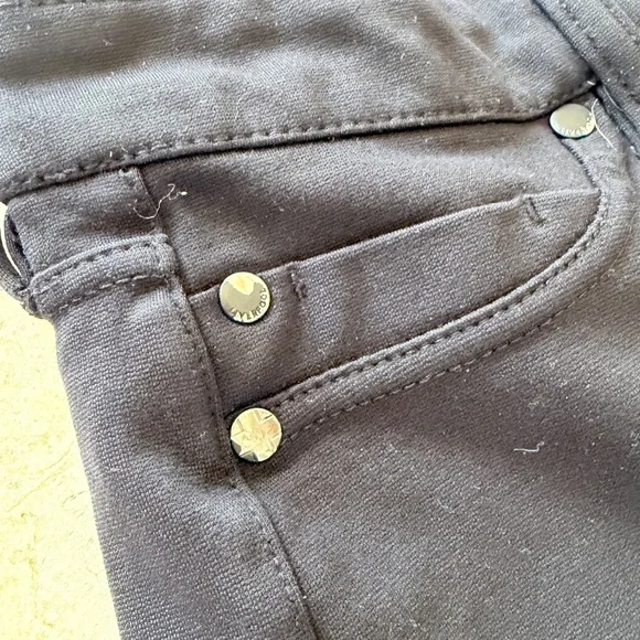 LIVERPOOL | Skinny Crop Jean-Style Legging, Size 4P (27) - Picture 6 of 6